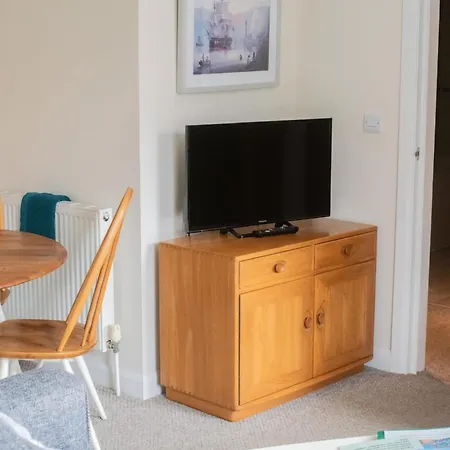 Daire Lot 1 The Old Auction